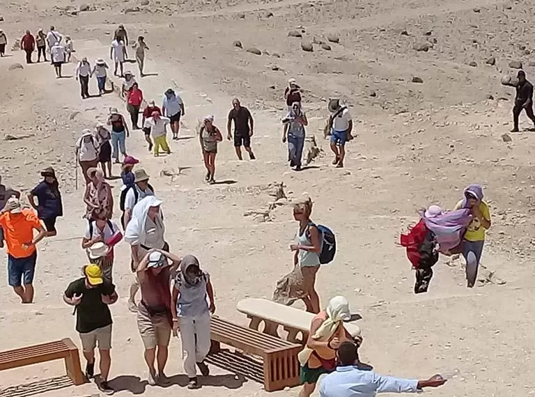 Des touristes de plusieurs pays visitent les monuments d'Al Minya 1 - Le Progrès Egyptien