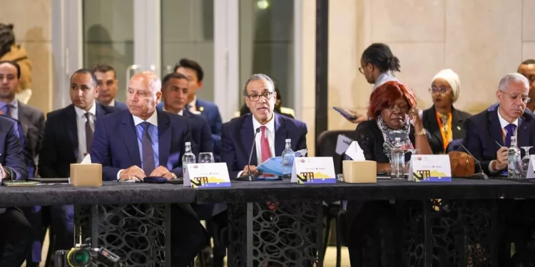 Abdel-Aati participe à la table ronde des ministres africains du Logement 2 - Le Progrès Egyptien Abdel-Aati participe à la table ronde des ministres africains du Logement 1 - Le Progrès Egyptien