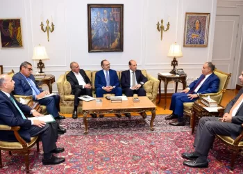 Abdel-Aati rencontre les dirigeants du consortium des entreprises “Arab Contractors” et “Elsewedy Electric”