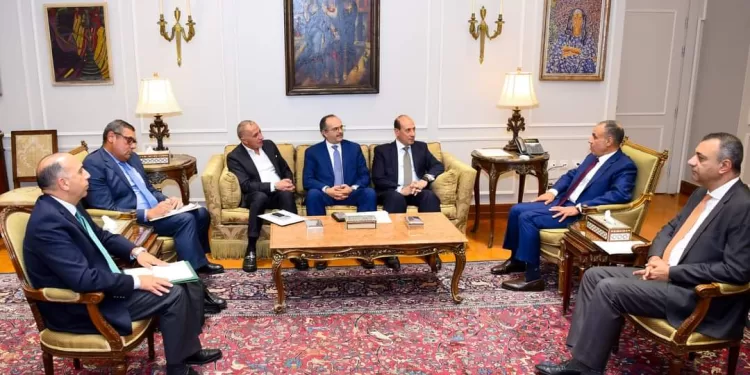 Abdel-Aati rencontre les dirigeants du consortium des entreprises "Arab Contractors" et "Elsewedy Electric" 2 - Le Progrès Egyptien Abdel-Aati rencontre les dirigeants du consortium des entreprises "Arab Contractors" et "Elsewedy Electric" 1 - Le Progrès Egyptien