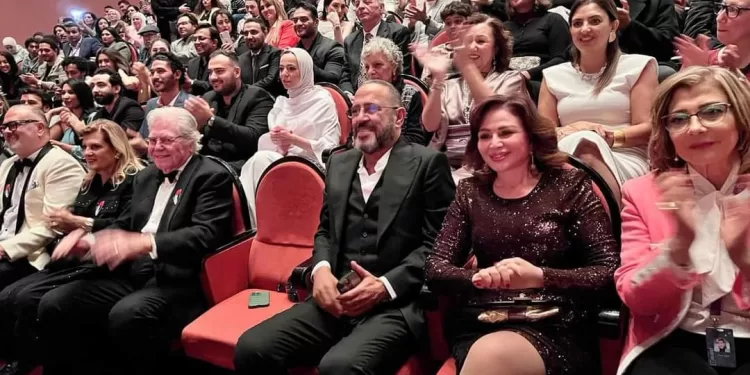 Achraf Abdel Baqi soutient sa fille Zeina avec “Qui croit” 2 - Le Progrès Egyptien Achraf Abdel Baqi soutient sa fille Zeina avec “Qui croit” 1 - Le Progrès Egyptien