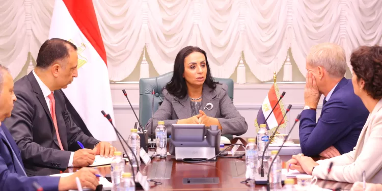 La ministre de la Solidarité reçoit le représentant de l'UE pour les DH 1 - Le Progrès Egyptien