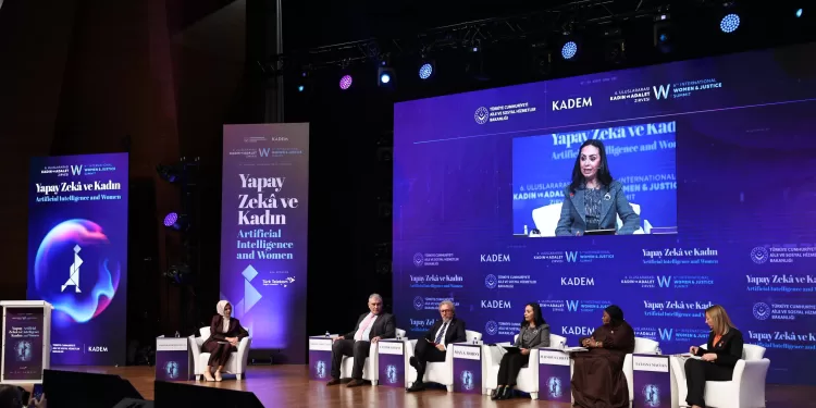 Maya Morsi dans une table ronde de dirigeants en Turquie 2 - Le Progrès Egyptien Maya Morsi dans une table ronde de dirigeants en Turquie 1 - Le Progrès Egyptien