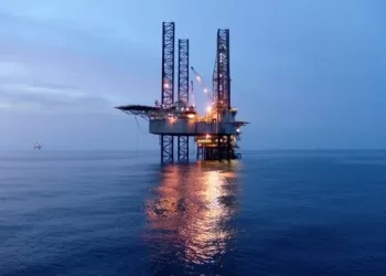 Examen du programme de forage exploratoire de gaz en Méditerranée