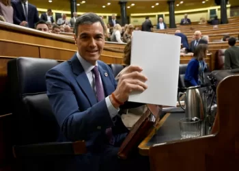 Inondations en Espagne: Sánchez défend son gouvernement