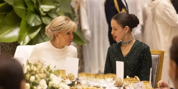 Lalla Khadija du Maroc en majesté au banquet d’État avec Brigitte Macron 1 - Le Progrès Egyptien