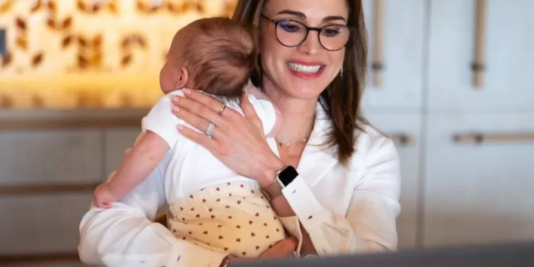 Même en réunion, la «précieuse» Iman ne lâche pas Rania de Jordanie 1 - Le Progrès Egyptien