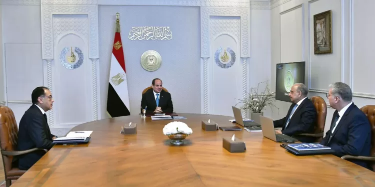 Al-Sissi examine les projets d'énergie et l'exploitation des ressources pétrolières et gazières 2 - Le Progrès Egyptien Al-Sissi examine les projets d'énergie et l'exploitation des ressources pétrolières et gazières 1 - Le Progrès Egyptien