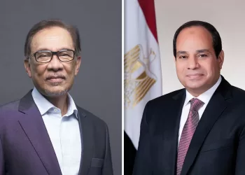 Le Président Al-Sissi reçoit le Premier ministre malaisien au palais d’Ittihadiya