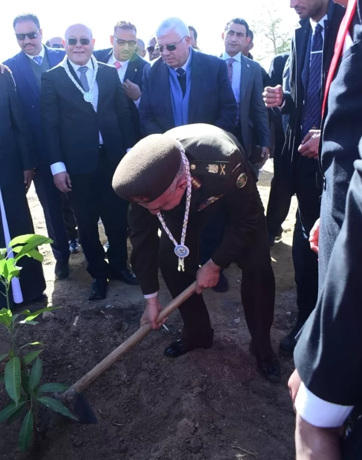 Initiative présidentielle de planter 100 millions d’arbres : 60 arbres fruitiers à l’Université de Sohag 4 - Le Progrès Egyptien Initiative présidentielle de planter 100 millions d’arbres : 60 arbres fruitiers à l’Université de Sohag 3 - Le Progrès Egyptien