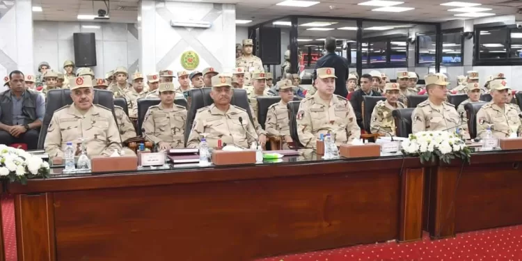 Le ministre de la Défense assiste à la phase principale du projet de centres de commandement tactique 2 - Le Progrès Egyptien Le ministre de la Défense assiste à la phase principale du projet de centres de commandement tactique 1 - Le Progrès Egyptien