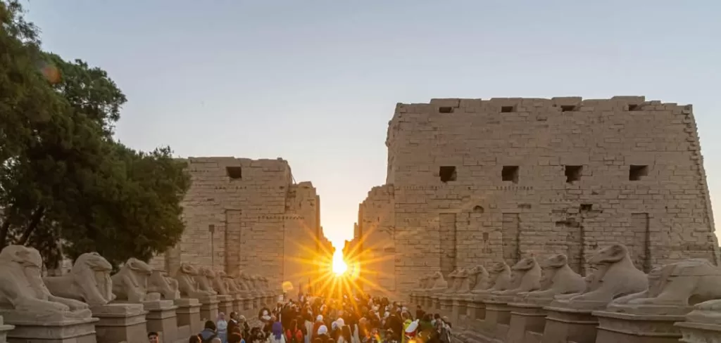 La tombée du soleil sur la Saint-des-Saints est un phénomène unique 15 - Le Progrès Egyptien
