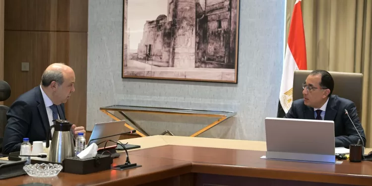 Efforts continus pour développer le secteur de l'aviation civile: Amélioration du système aéroportuaire 2 - Le Progrès Egyptien Efforts continus pour développer le secteur de l'aviation civile: Amélioration du système aéroportuaire 1 - Le Progrès Egyptien