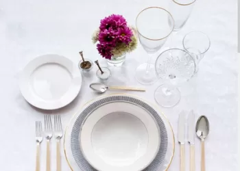 L’étiquette : Un art qui décore les détails de notre quotidien