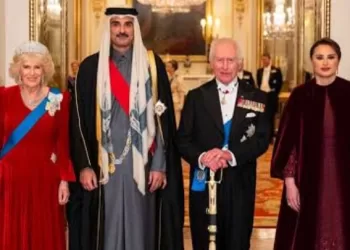 Camilla choisit un cadeau très original pour accueillir l’épouse de l’émir du Qatar