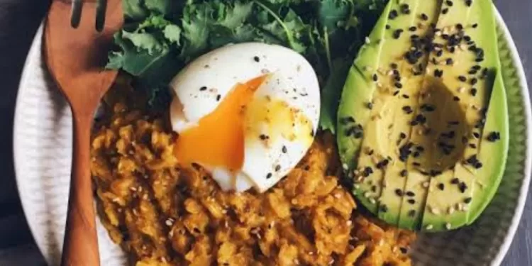 Un petit-déjeuner avec des œufs et des avocats, bon pour le cœur 2 - Le Progrès Egyptien Un petit-déjeuner avec des œufs et des avocats, bon pour le cœur 1 - Le Progrès Egyptien