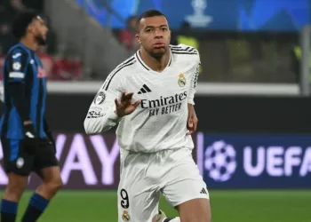 Après Stockholm, l’horizon de Mbappé s’éclaircit mais des nuages demeurent