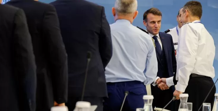 Macron est arrivé à Mayotte pour constater les dégâts et esquisser la reconstruction 1 - Le Progrès Egyptien
