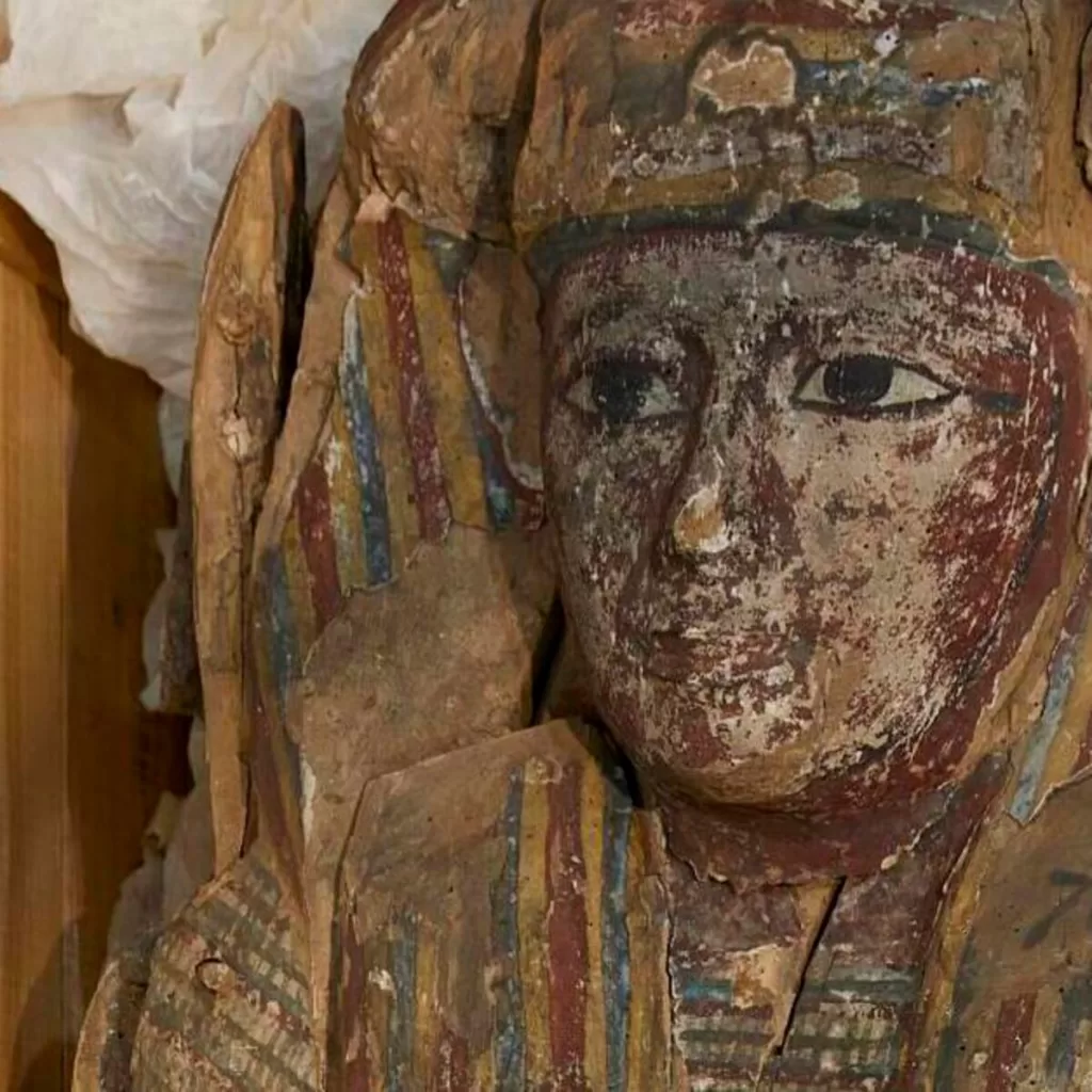 Une collection d'objets égyptiens récupérée de l’Irlande 5 - Le Progrès Egyptien Une collection d'objets égyptiens récupérée de l’Irlande 4 - Le Progrès Egyptien