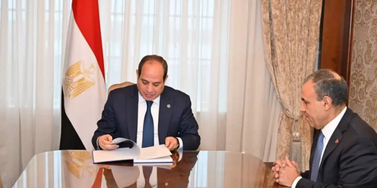 Le Président Al-Sissi s’entretient avec le Dr Badr Abdel Aati du rapport de la Stratégie des droits de l’Homme 1 - Le Progrès Egyptien