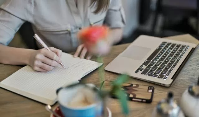 Crée ton univers : Comment écrire ton premier roman ou manga ? 2 - Le Progrès Egyptien Crée ton univers : Comment écrire ton premier roman ou manga ? 1 - Le Progrès Egyptien