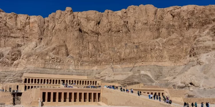 Louxor à la Une 2 - Le Progrès Egyptien Louxor à la Une 1 - Le Progrès Egyptien