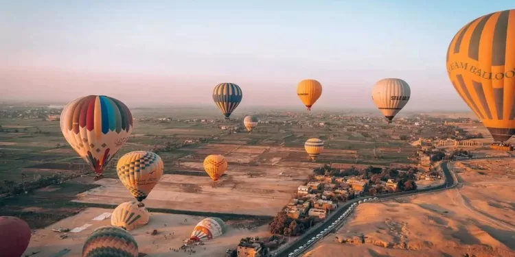 Louxor : Balades aériennes en montgolfière pour 1400 touristes 1 - Le Progrès Egyptien