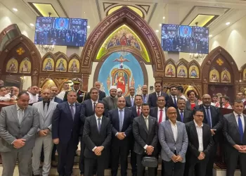 Le ministre des AE participe à la messe de Noël dans l’église orthodoxe égyptienne d’Oman