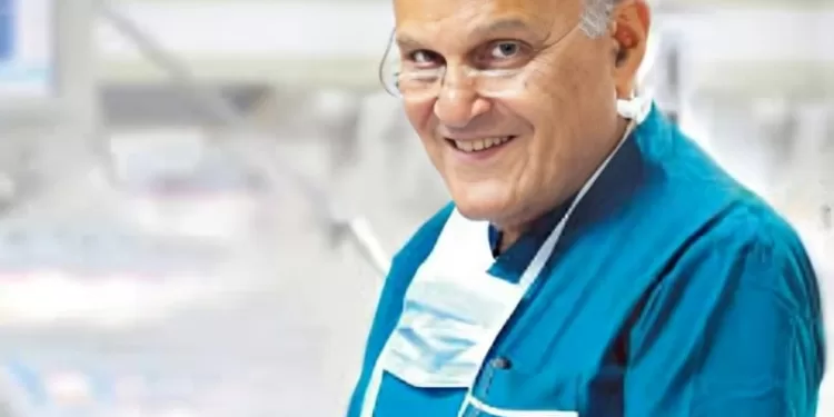 Aéroport d’Assouan : Le nom de Magdi Yacoub donné au salon VIP 2 - Le Progrès Egyptien Aéroport d’Assouan : Le nom de Magdi Yacoub donné au salon VIP 1 - Le Progrès Egyptien