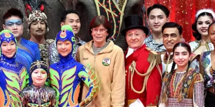 Stéphanie de Monaco fait son cirque 2 - Le Progrès Egyptien Stéphanie de Monaco fait son cirque 1 - Le Progrès Egyptien