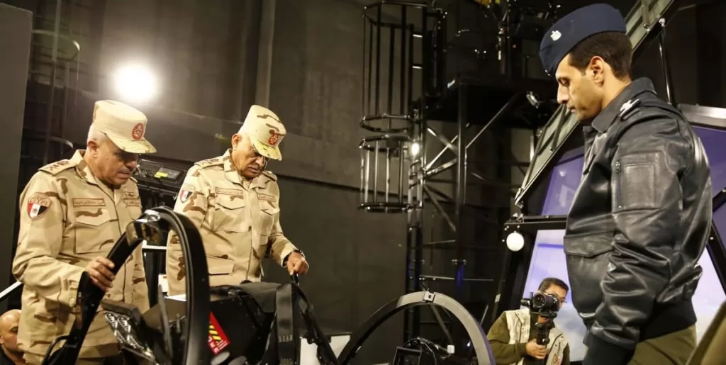 Le ministre de la Défense inspecte une base aérienne 5 - Le Progrès Egyptien