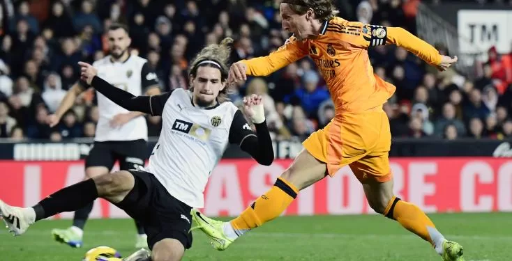 Espagne: le Real Madrid, réduit à dix, gagne à Valence et prend la tête de la Liga 2 - Le Progrès Egyptien Espagne: le Real Madrid, réduit à dix, gagne à Valence et prend la tête de la Liga 1 - Le Progrès Egyptien