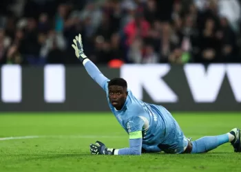 Le gardien international français Samba quitte Lens pour Rennes