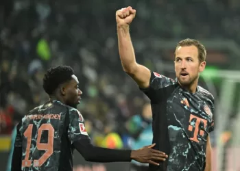 Le Bayern s’en sort grâce à Kane