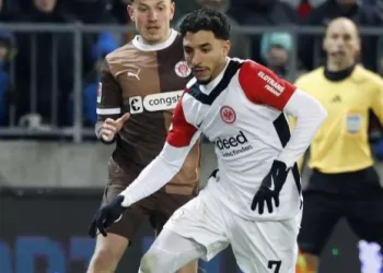 Allemagne: Marmoush sauve Francfort