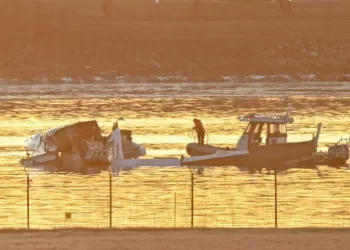 Pas de survivant dans la catastrophe aérienne à Washington, Trump met en cause la diversité