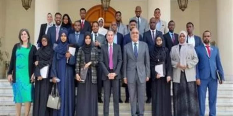 Une délégation somalienne de haut niveau visite l’institut des études diplomatiques 1 - Le Progrès Egyptien