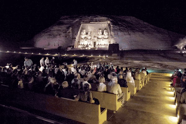 A travers le son et lumière, Ramsès II édifie un temple pour l'amour 4 - Le Progrès Egyptien A travers le son et lumière, Ramsès II édifie un temple pour l'amour 3 - Le Progrès Egyptien