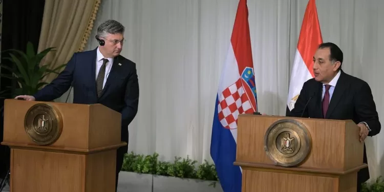 Conférence de presse de Madbouli et son homologue croate 2 - Le Progrès Egyptien Conférence de presse de Madbouli et son homologue croate 1 - Le Progrès Egyptien