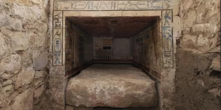 Découverte de la stupéfiante tombe du médecin d'un pharaon 2 - Le Progrès Egyptien Découverte de la stupéfiante tombe du médecin d'un pharaon 1 - Le Progrès Egyptien