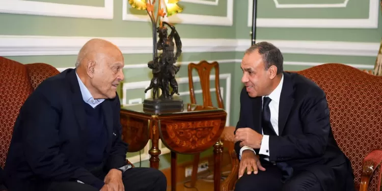 Badr Abdel Aati reçoit le Dr Magdi Yacoub 2 - Le Progrès Egyptien Badr Abdel Aati reçoit le Dr Magdi Yacoub 1 - Le Progrès Egyptien