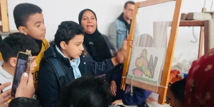 Un voyage au cœur du tissage : Quand l'art rencontre l'héritage égyptien 2 - Le Progrès Egyptien Un voyage au cœur du tissage : Quand l'art rencontre l'héritage égyptien 1 - Le Progrès Egyptien