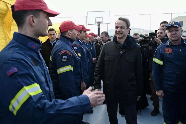 Grèce: à Santorin, Mitsotakis exclut un scénario catastrophe malgré les séismes 3 - Le Progrès Egyptien