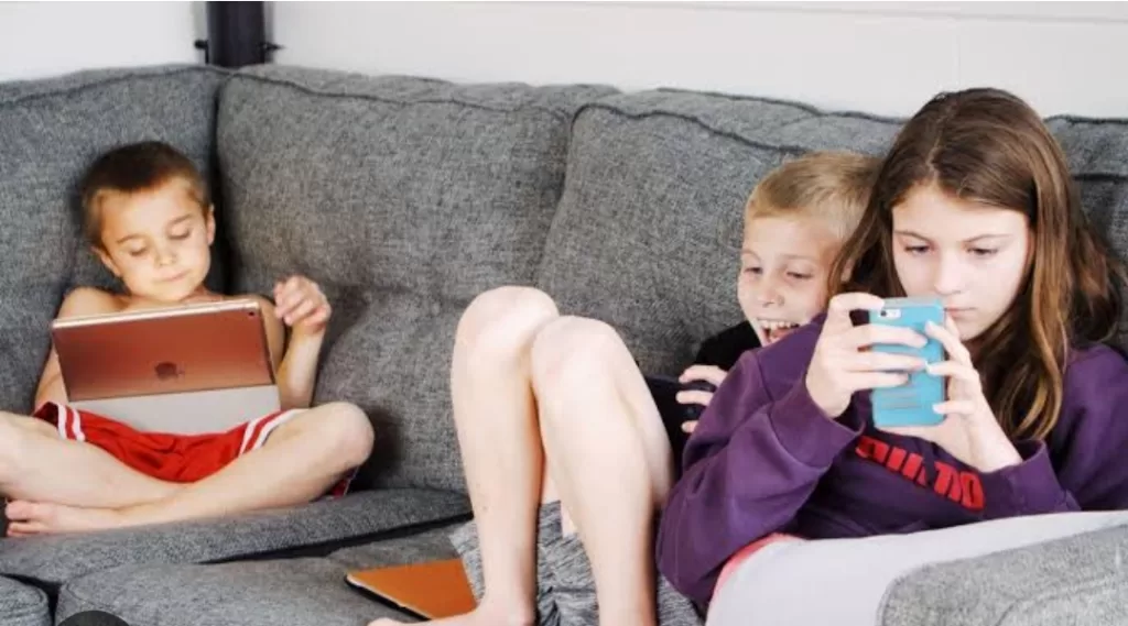 Interdisons les smartphones jusqu’à 14 ans 4 - Le Progrès Egyptien Interdisons les smartphones jusqu’à 14 ans 3 - Le Progrès Egyptien