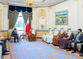 Le ministre des Affaires étrangères rencontre le prince héritier de Bahreïn