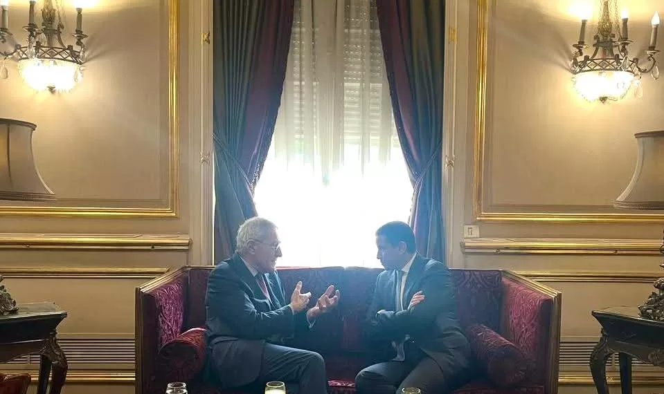 Le représentant personnel du président de la République discute des corridors stratégiques internationaux avec l'envoyé du président français 2 - Le Progrès Egyptien Le représentant personnel du président de la République discute des corridors stratégiques internationaux avec l'envoyé du président français 1 - Le Progrès Egyptien