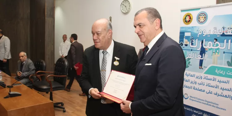 Certificat de mérite au président du CIA 1 - Le Progrès Egyptien