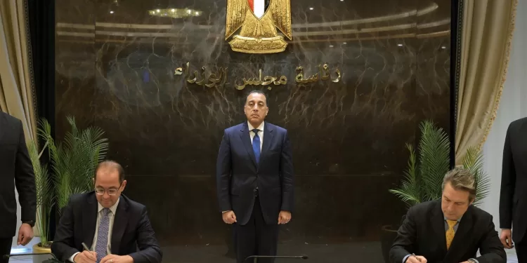 Le PM assiste à la signature d'un accord de coopération entre le ministère des Finances et la BERD 2 - Le Progrès Egyptien Le PM assiste à la signature d'un accord de coopération entre le ministère des Finances et la BERD 1 - Le Progrès Egyptien