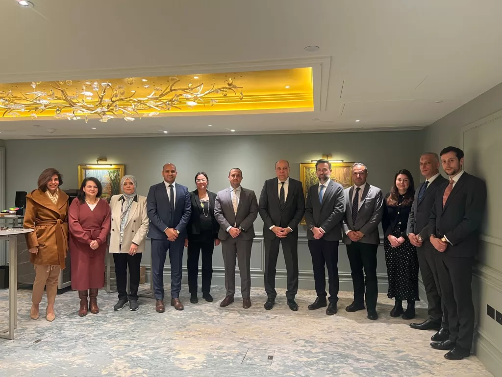 Renforcement du partenariat aéronautique : Le ministre de l’Aviation civile rencontre les dirigeants d’Airbus à Londres 3 - Le Progrès Egyptien