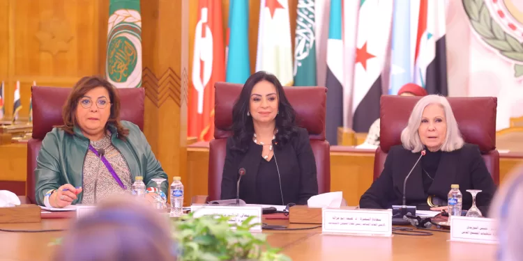 Maya Morsi à la conférence des femmes d'affaires d'Égypte 2 - Le Progrès Egyptien Maya Morsi à la conférence des femmes d'affaires d'Égypte 1 - Le Progrès Egyptien